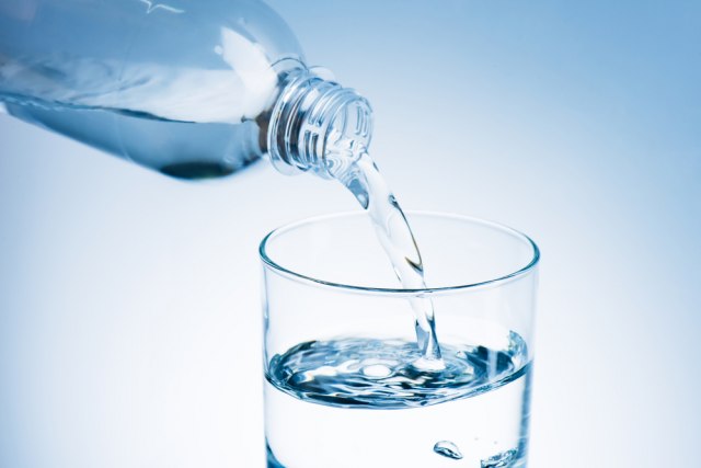 Da li prekomerna hidratacija može da utièe na mentalno zdravlje?
